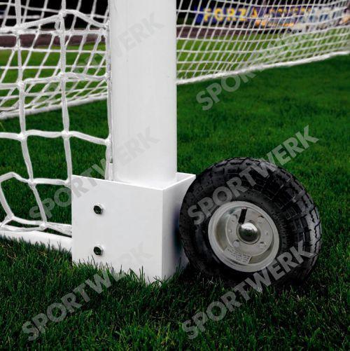 Колеса транспортировочные для свободностоящих футбольных ворот 5х2 (м) изготовленных из профильной алюминиевой трубы 100х120 и 80х80 мм.